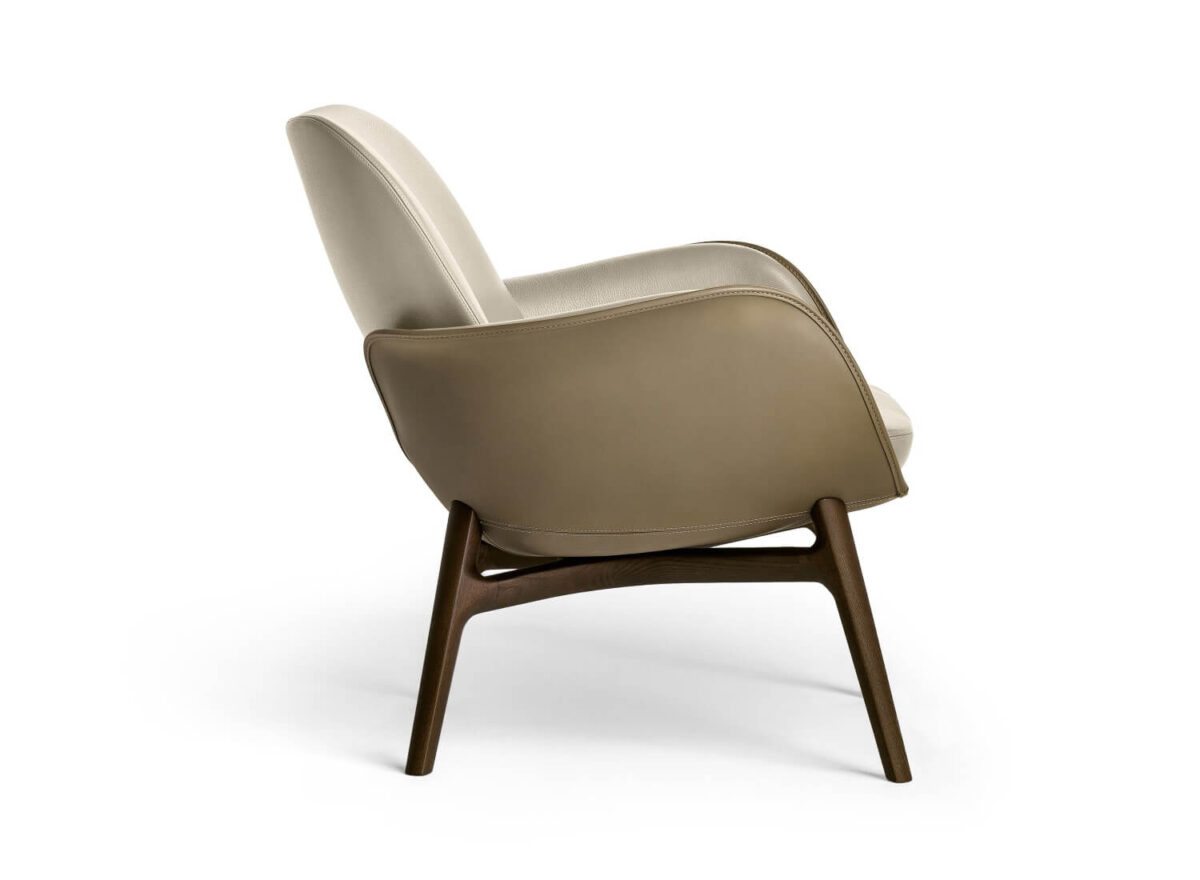 Poltrona Frau Martha Armchair STILL LIFE 03