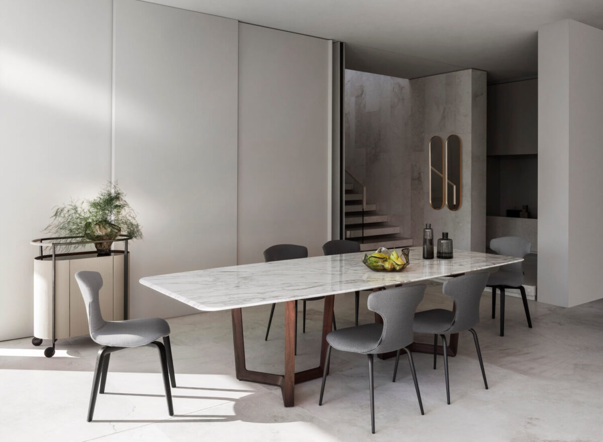 Poltrona Frau Montera Mas Dining Chair Wooden Leg LIFESTYLE 001