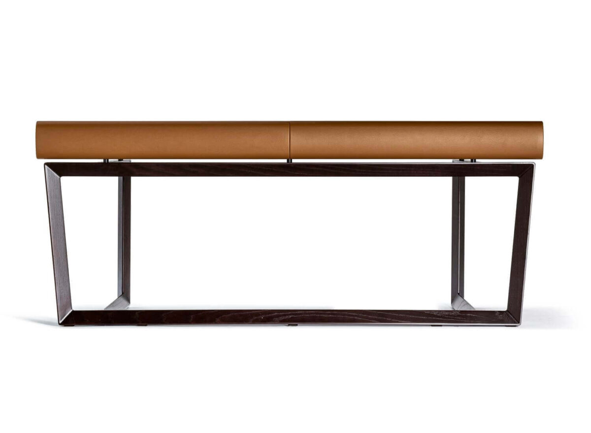 Poltrona Frau Peak a book Desk STILL LIFE 001