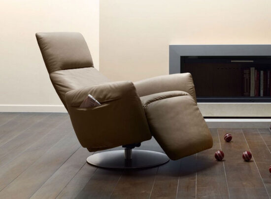 Poltrona Frau Pillow Armchair LIFESTYLE 001