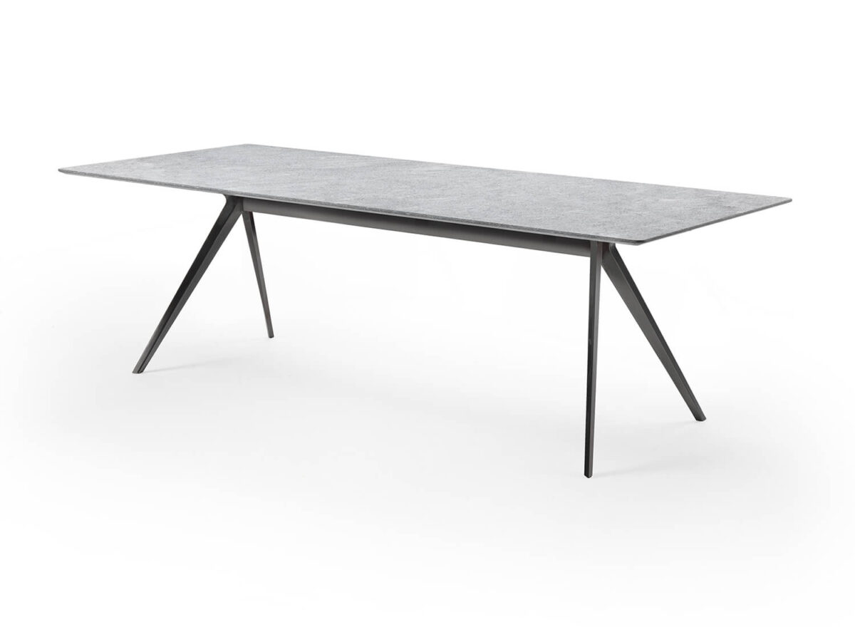 Flexform Zefiro Outdoor Dining Table Still Life 002