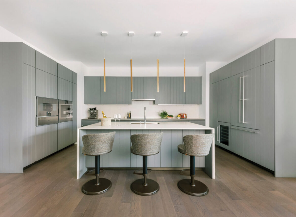 Giorgetti Ode Bar Stool LIFESTYLE 003