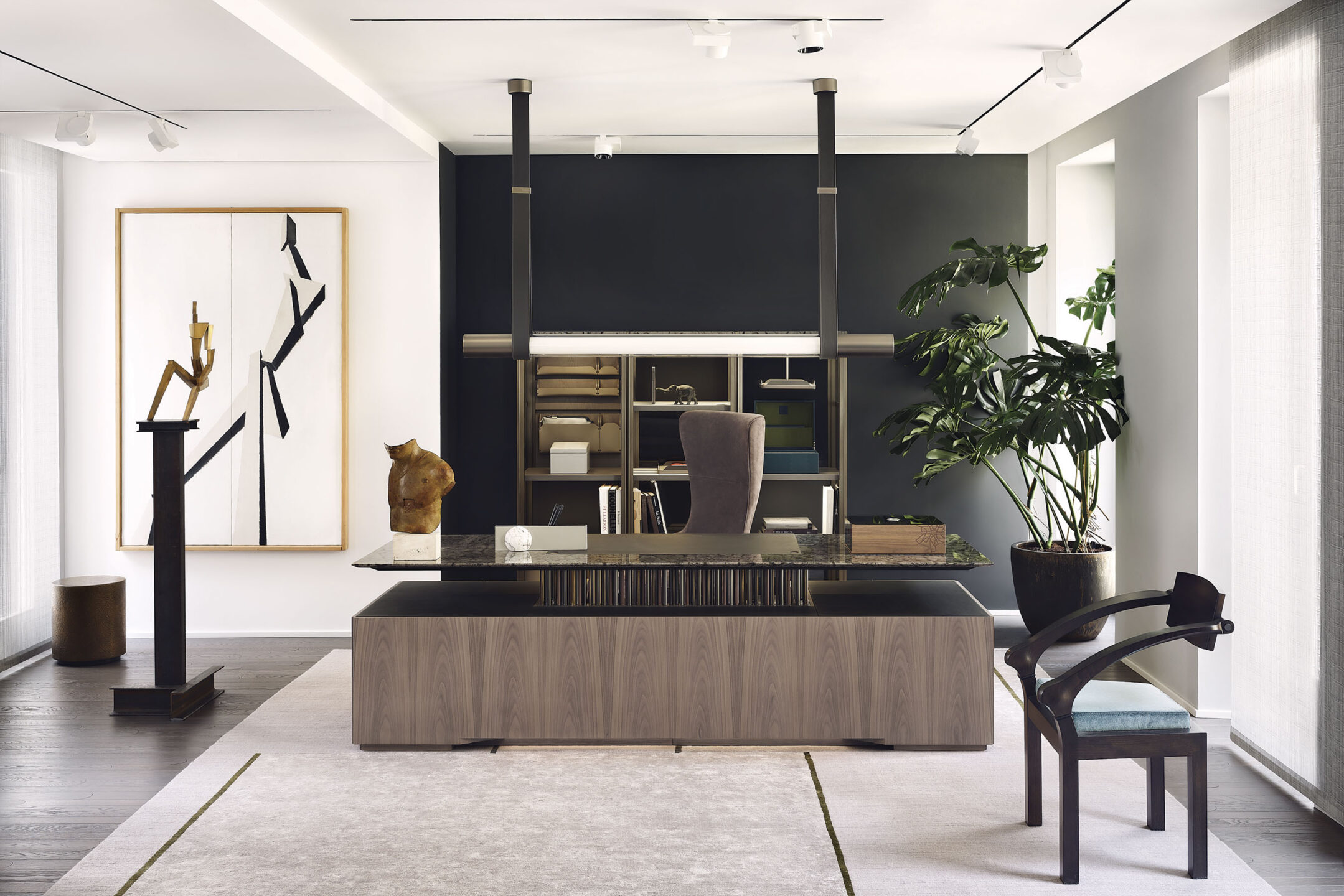 Executive-desks-focus-on-journal-07