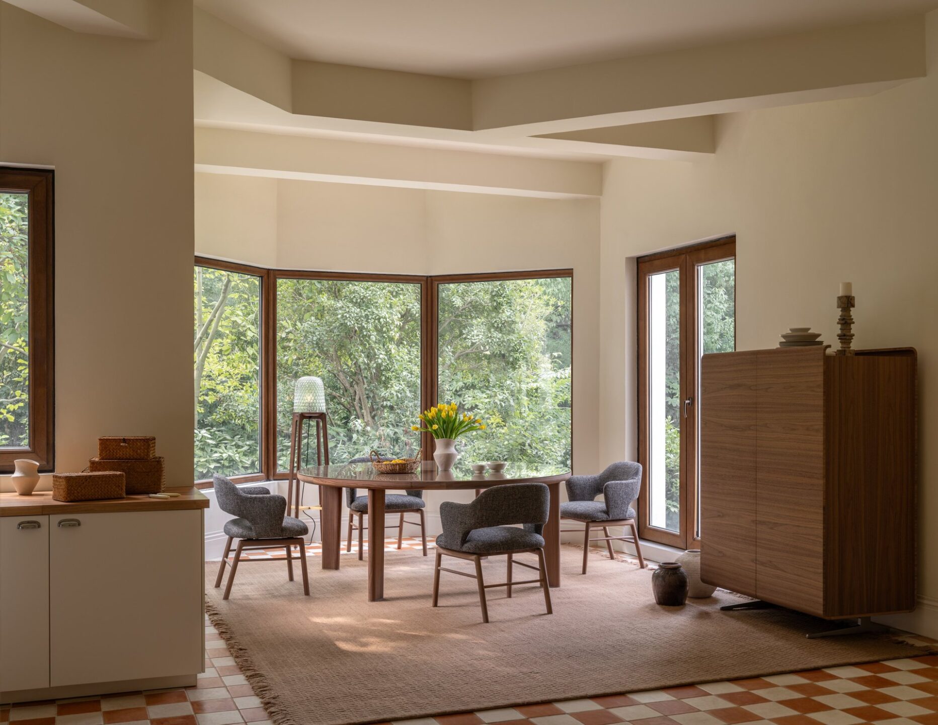 Flexform-Furniture-Shanghai-Grey-House-In-Situ-Journal-007