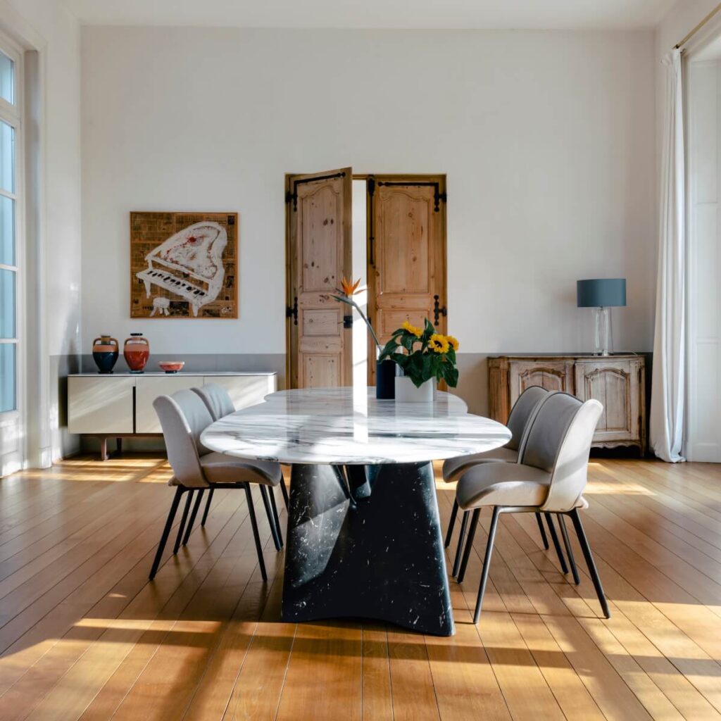 Luxury-Dining-Tables-Journal-Poltrona-Frau