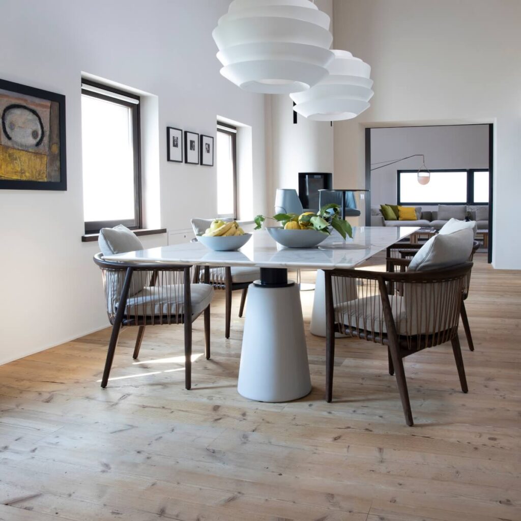 Luxury-Dining-Tables-Journal-Poltrona-Frau-Mesa-Due