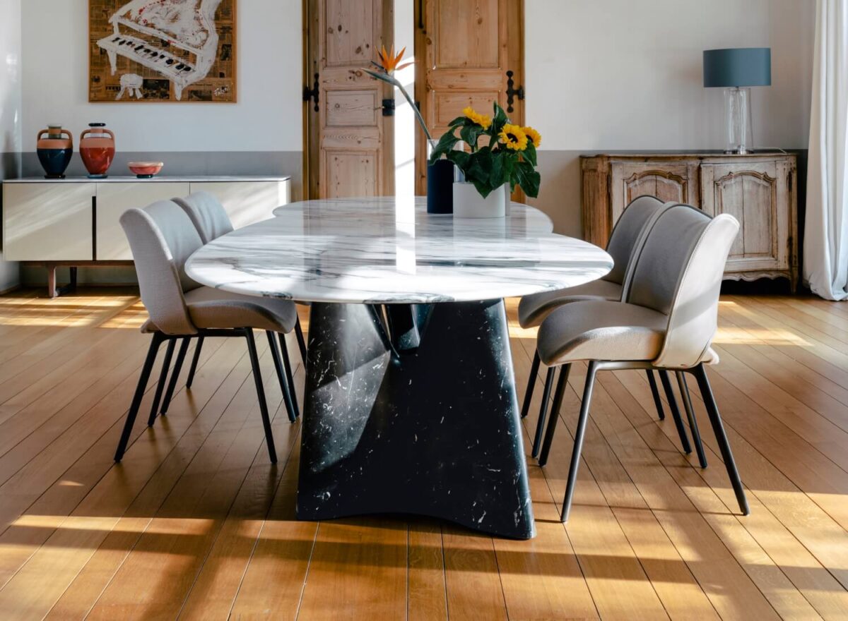 Poltrona Frau Infinitamente Dining Table LIFESTYLE 001