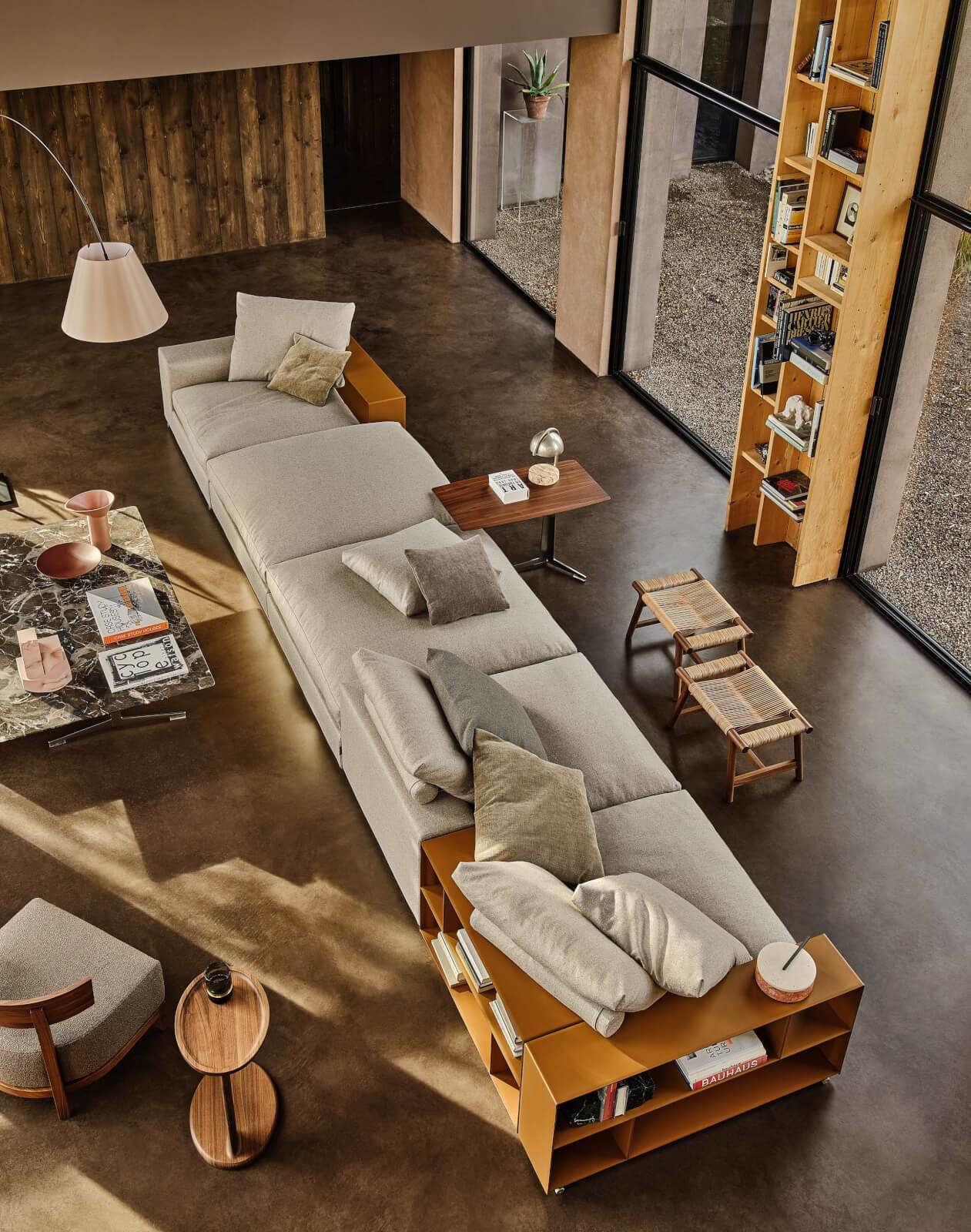 5-Italian-Leather-Sofas-That-Redefine-Modern-Living-JOURNAL-01