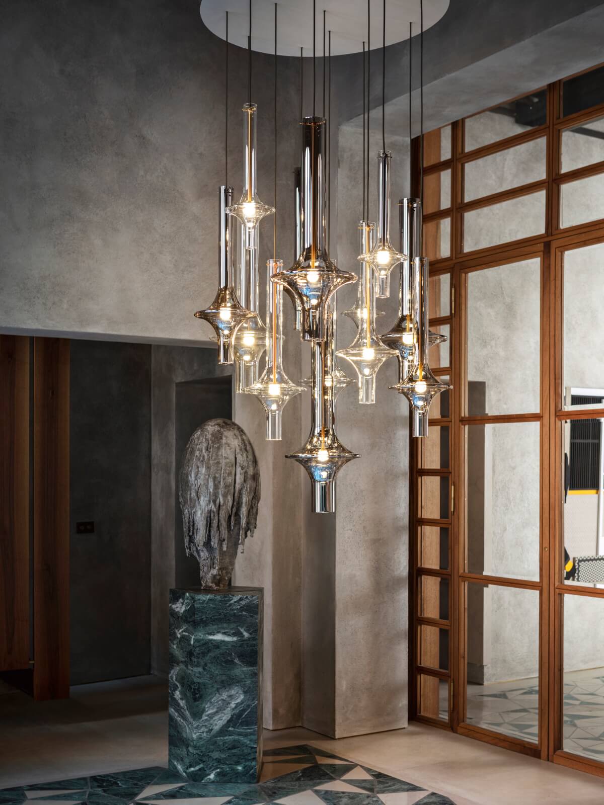 Hand-Forged-Metal-and-Crystal-in-Luxury-Lighting-BODY-04