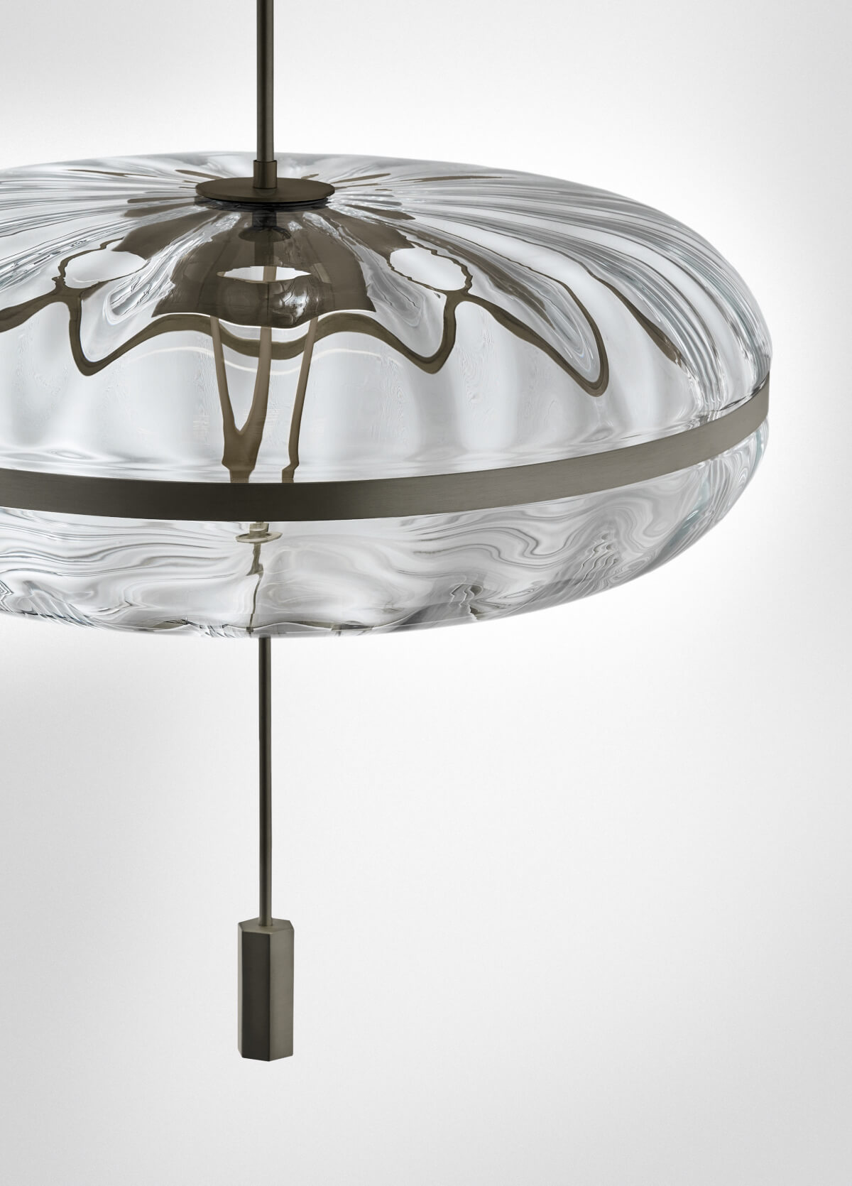 Hand-Forged-Metal-and-Crystal-in-Luxury-Lighting-BODY-07