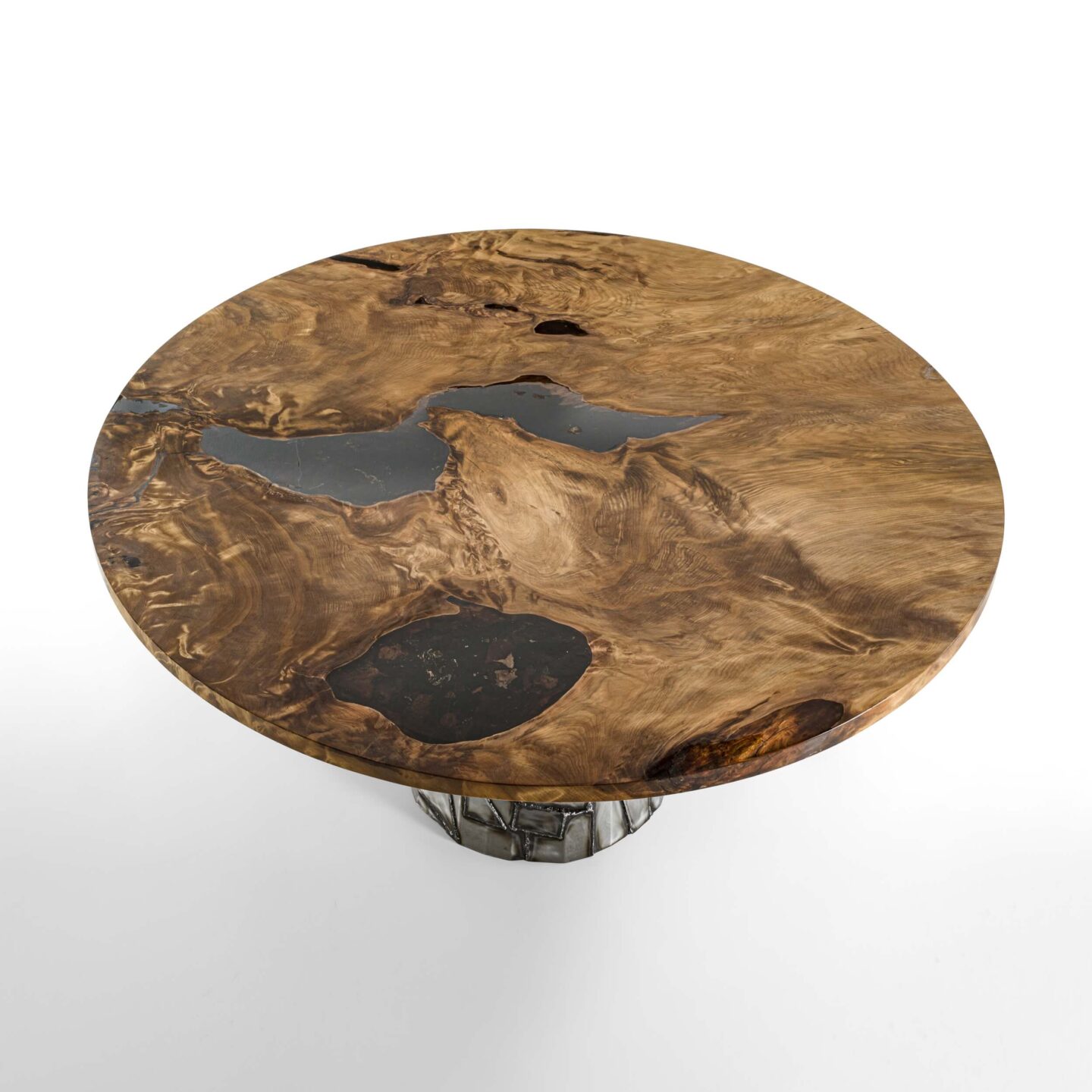 Kauri-Resin-Dining-Tables-Focus-On-Journal-0011