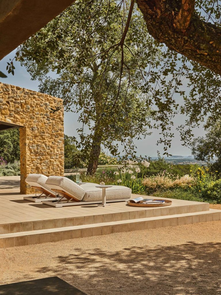 Refined Outdoor Living: A Sanctuary Beneath the Sky