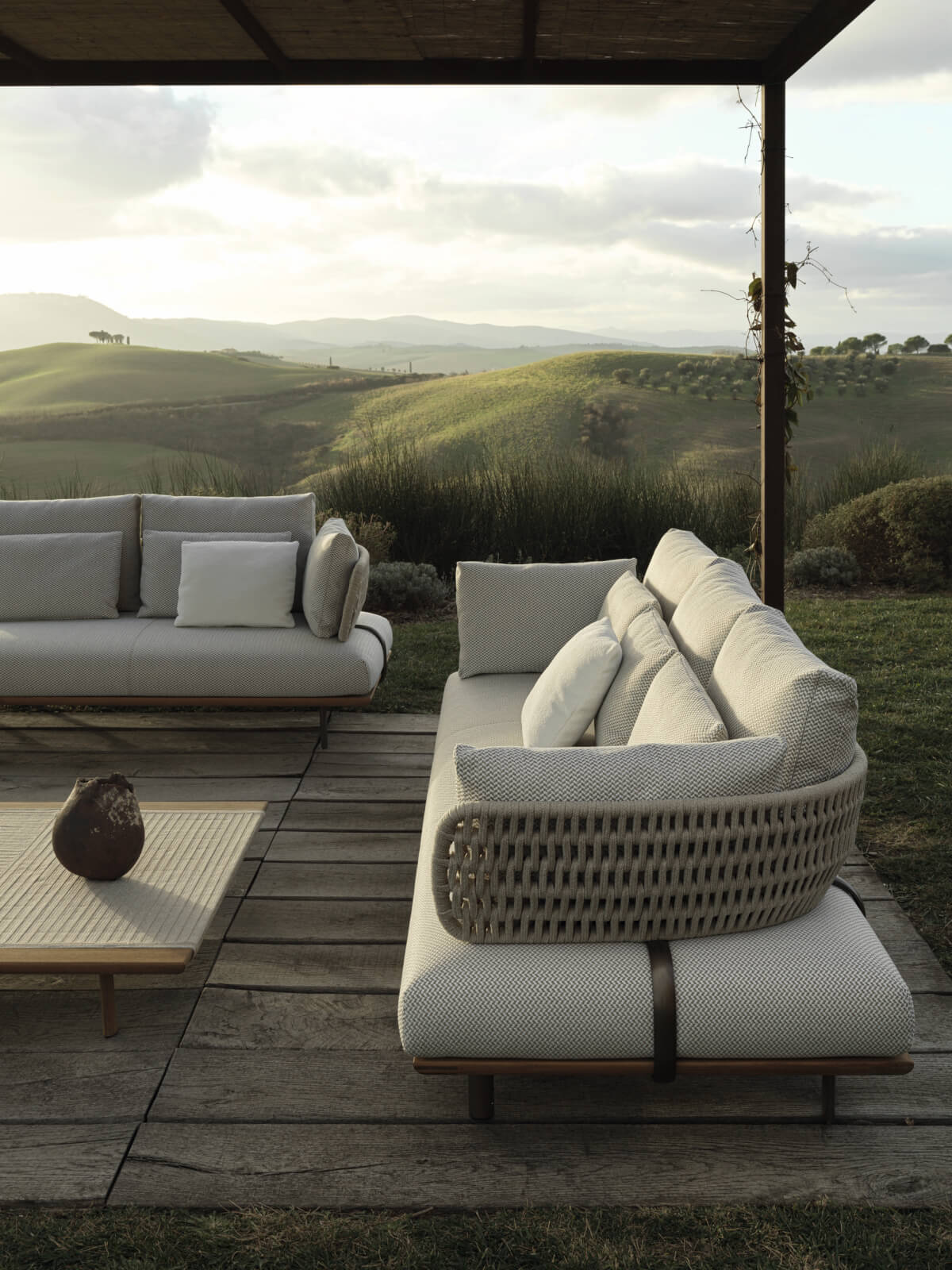 Outdoor-Furniture-Refined-Living-BODY-010