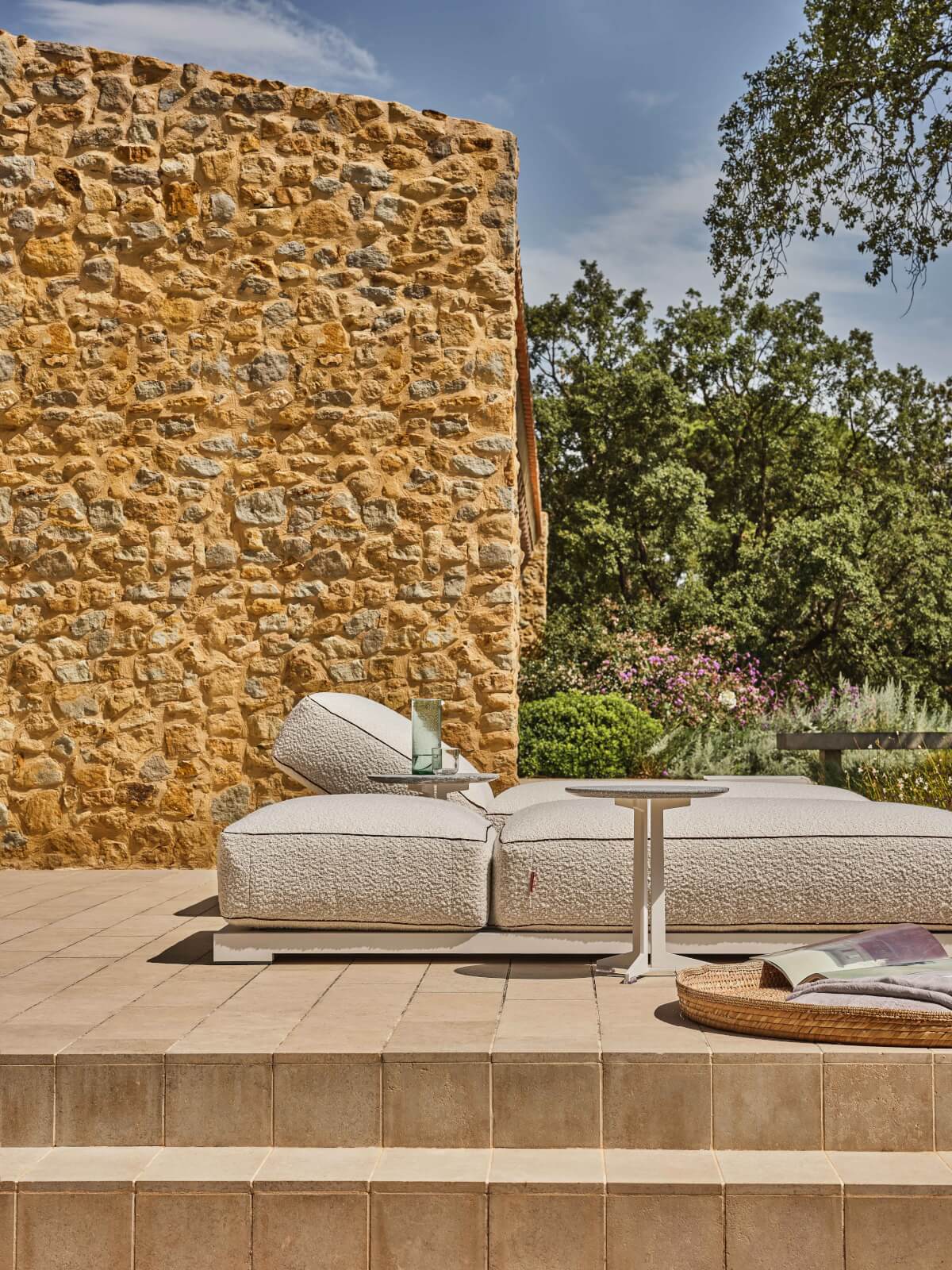 Outdoor-Furniture-Refined-Living-BODY-03