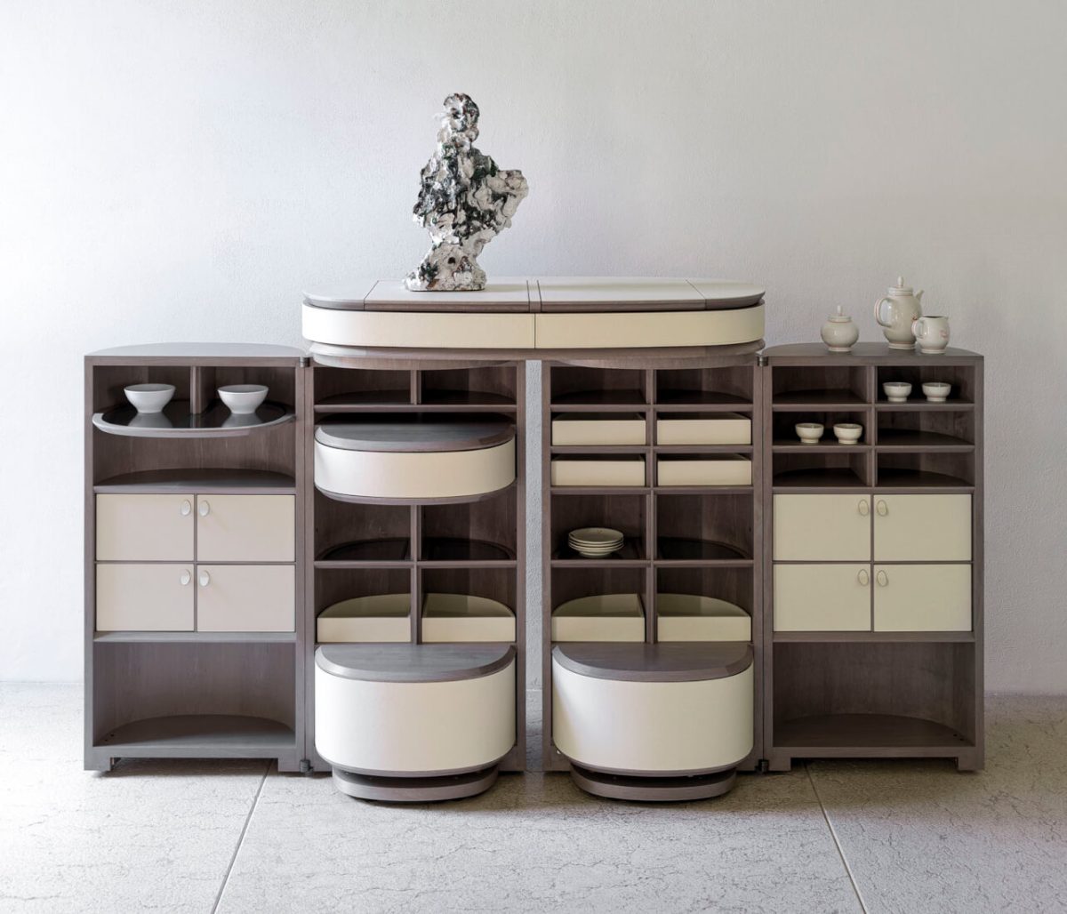 Giorgetti Houdini Cabinet Double LIFESTYLE 001