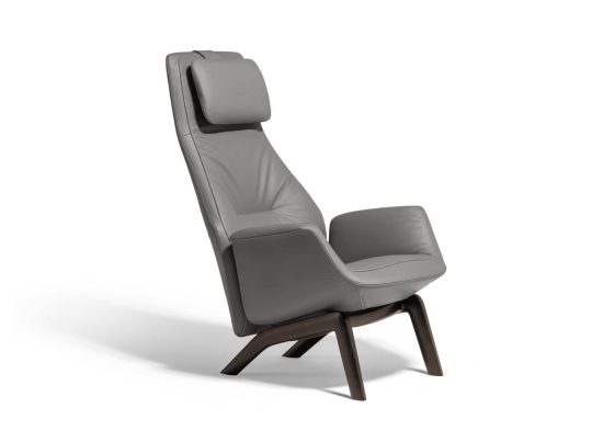 Poltrona Frau downtown lounge armchair Wooden Base STILL LIFE 001