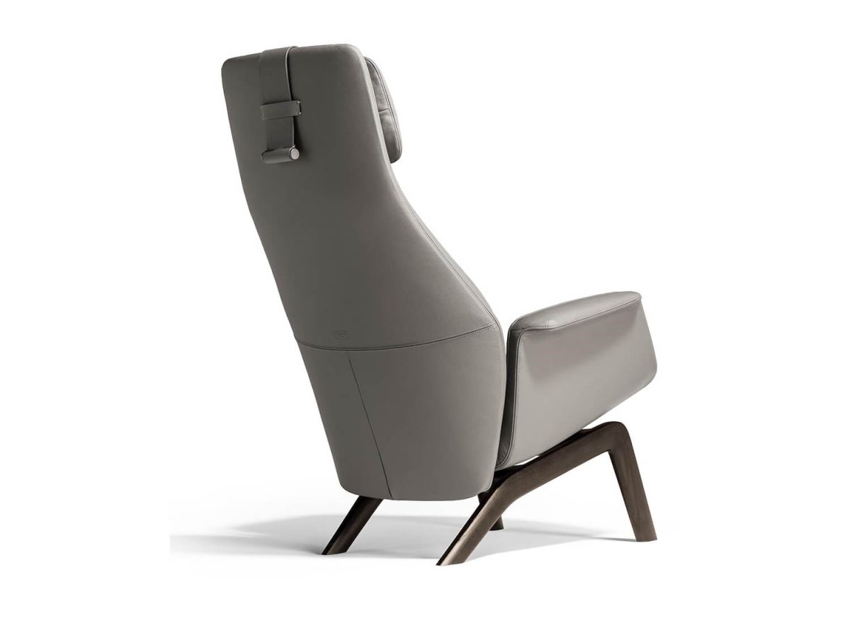 Poltrona Frau downtown lounge armchair Wooden Base STILL LIFE 002