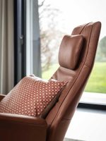 Poltrona Frau downtown lounge armchair swivel LIFESTYLE 004