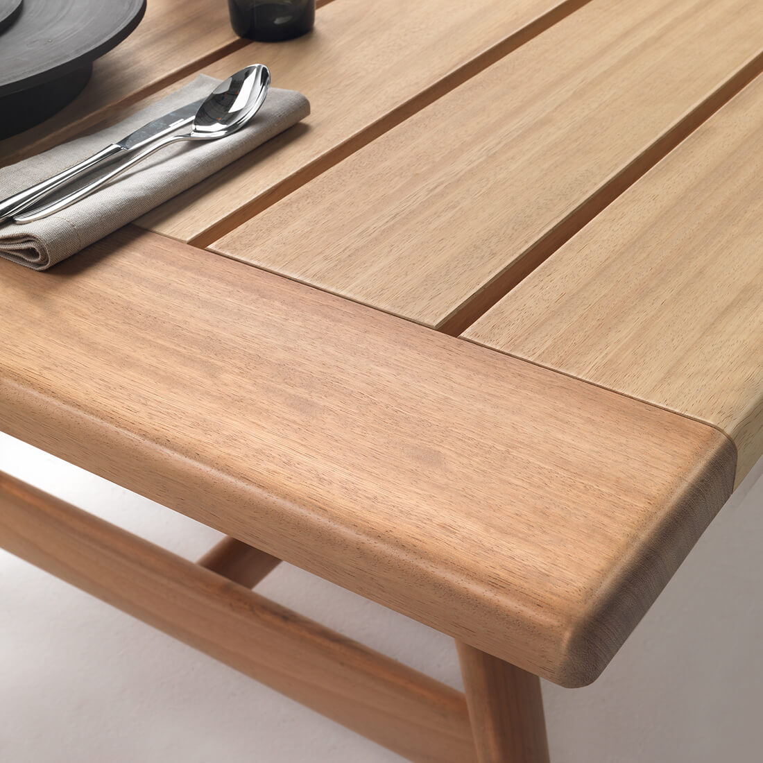 Flexform Desco Outdoor Dining Table STILL LIFE S 02