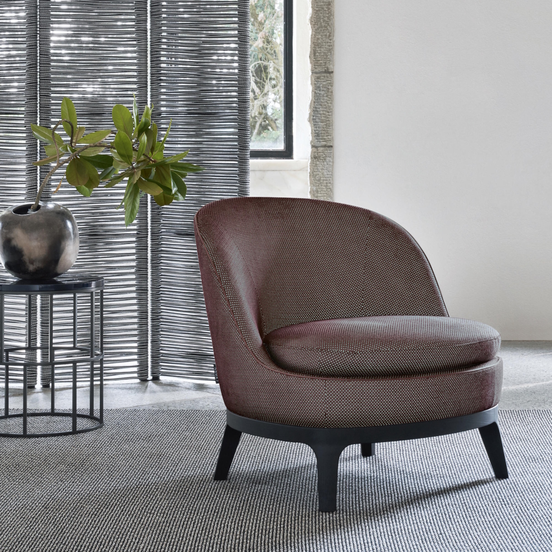 Flexform Dragonfly Small Armchair LIFESTYLE S 02