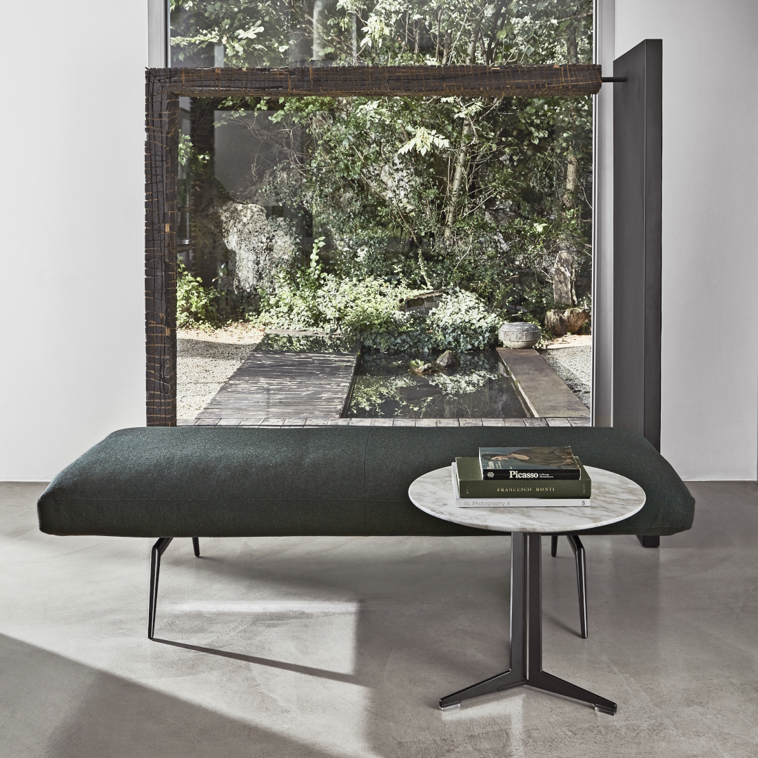 Flexform Fly Round Side Table LIFESTYLE S 03