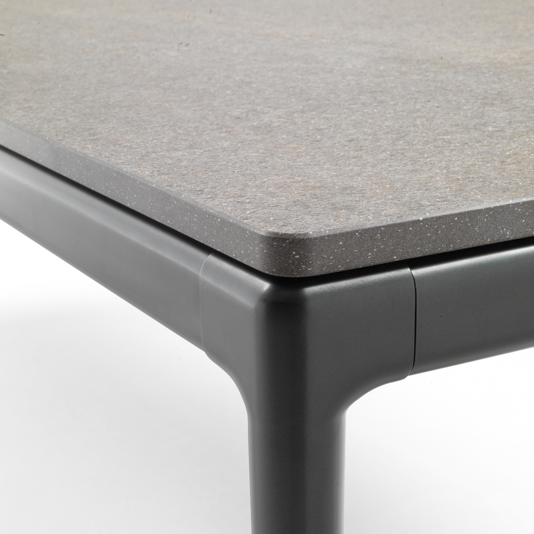 Flexform Pico Outdoor Dining Table STILL LIFE S 03