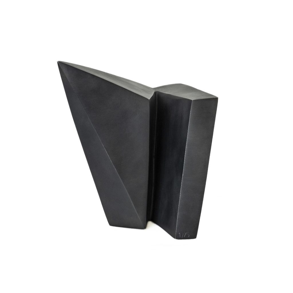 Gardeco Distracted Bronze Sculpture GND GA333 STILL LIFE S 01