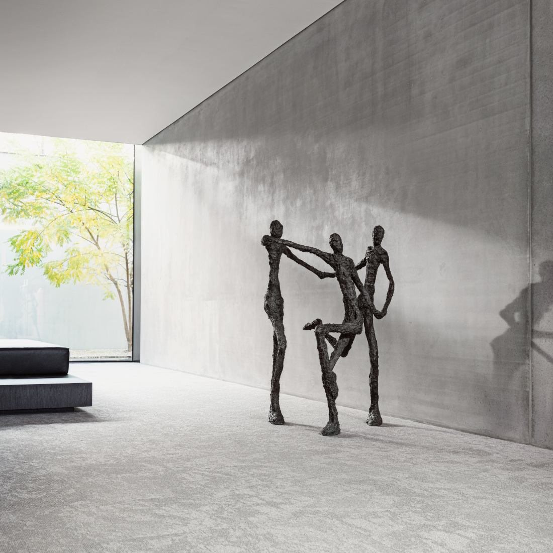 Gardeco To Enjoy Bronze Sculpture GND S LIFESTYLE 02