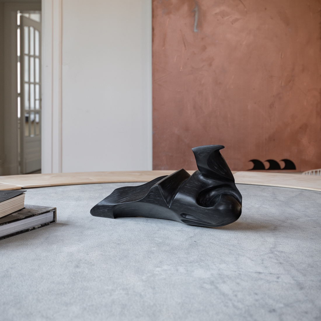 Gardeco Trinity Bronze Sculpture GND GA342 LIFESTYLE S 01