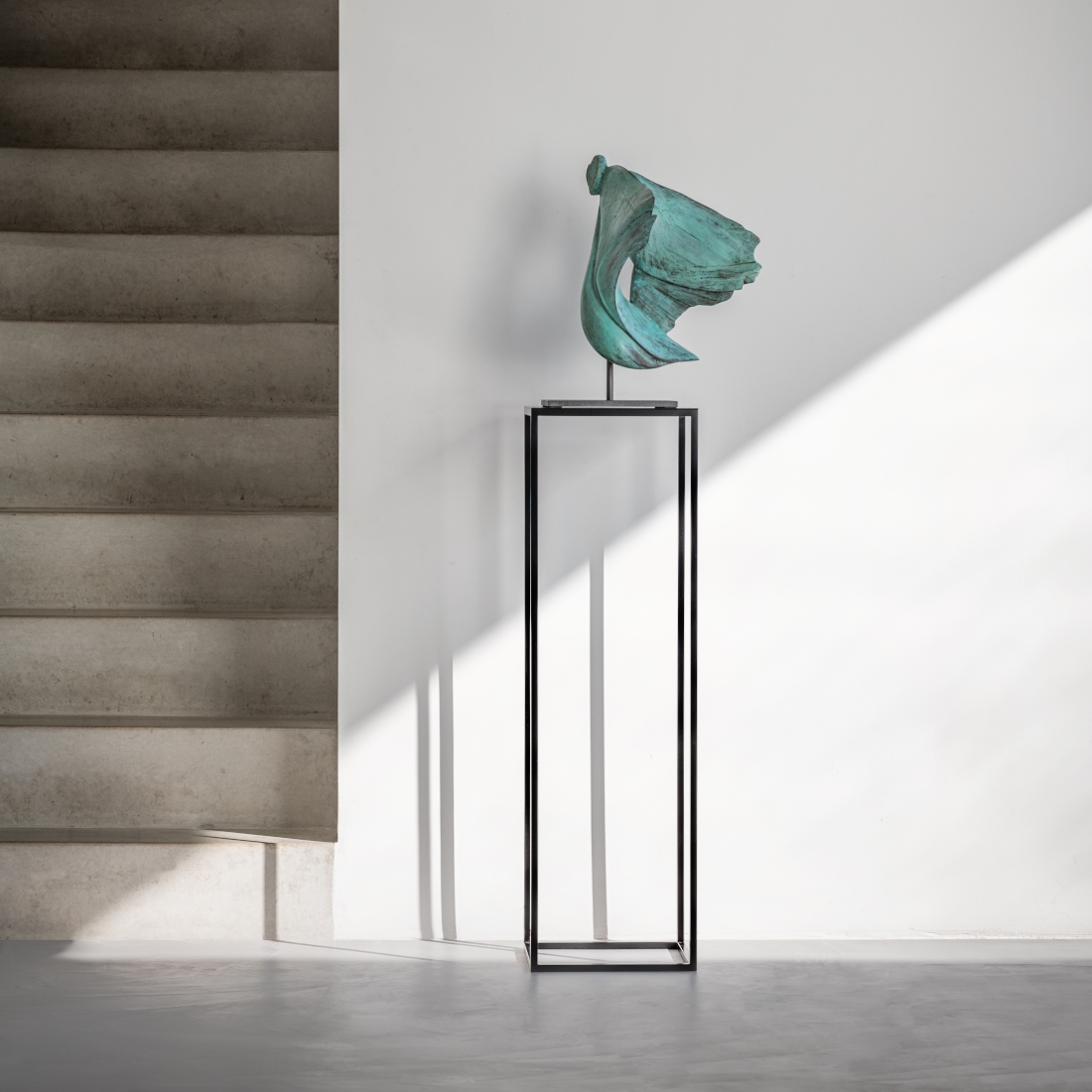 Gardeco Verso L Alto Sculpture GND GA338 LIFESTYLE S 01