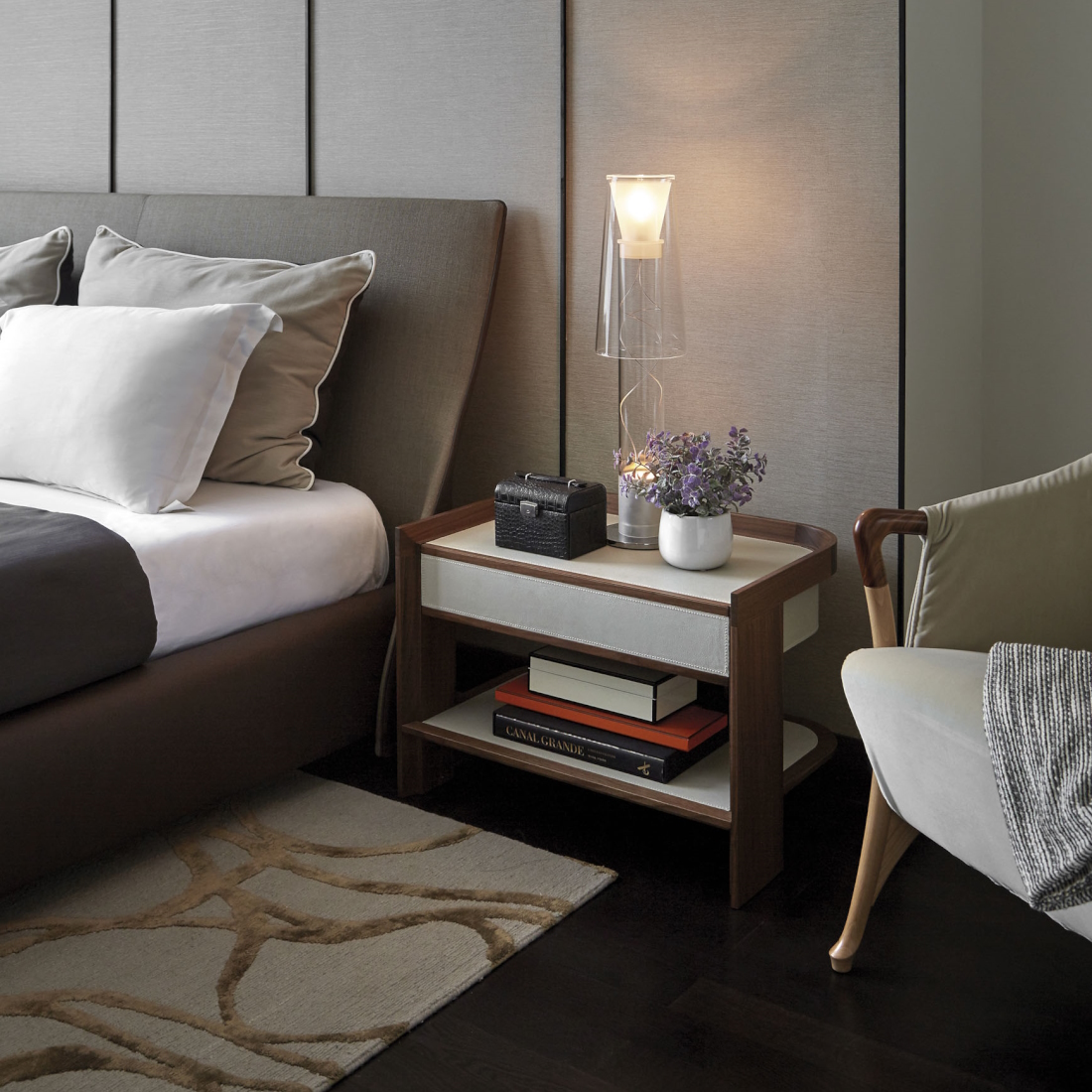 Giorgetti Archibald Bedside Cabinet LIFESTYLE S 01