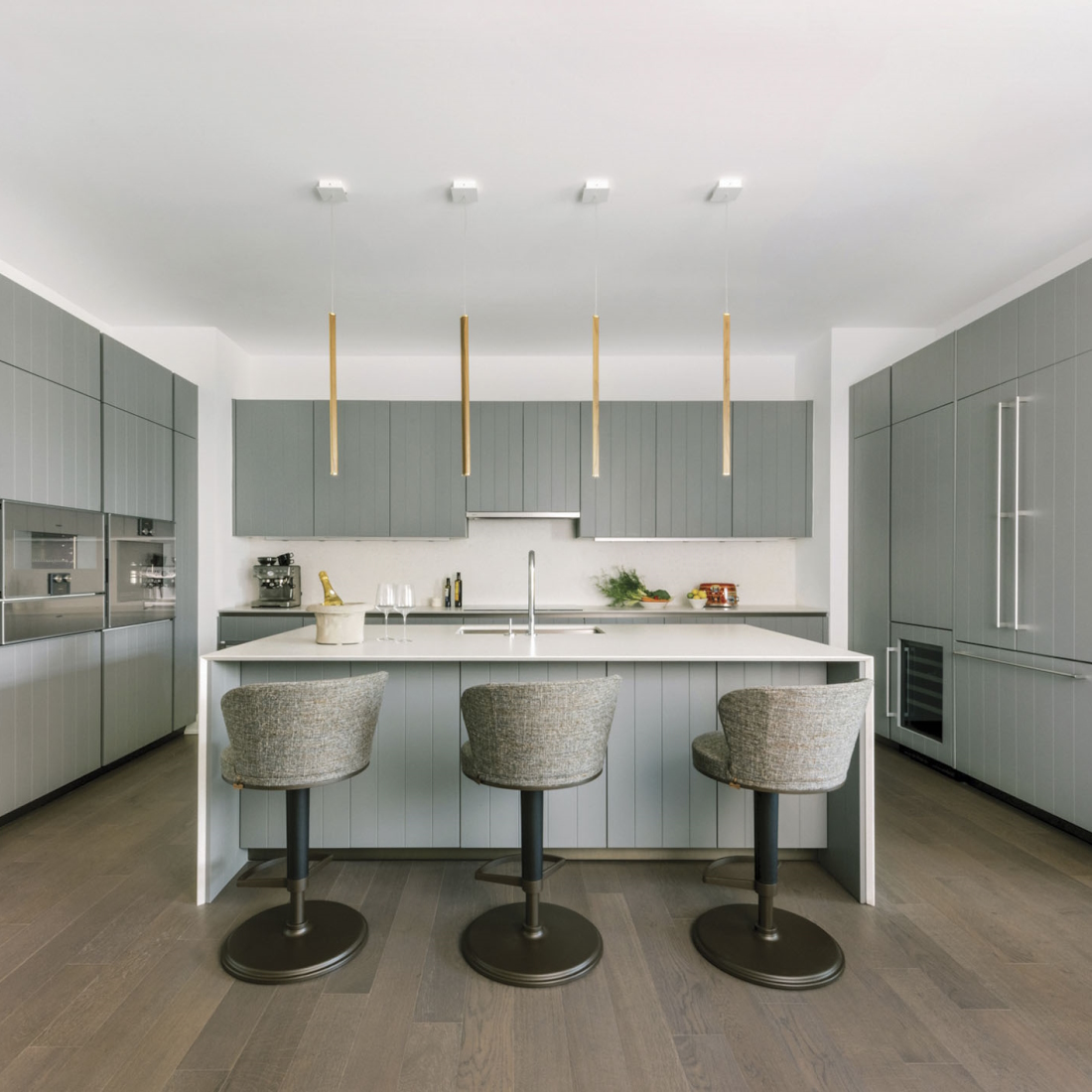 Giorgetti Ode Bar Stool LIFESTYLE S 02