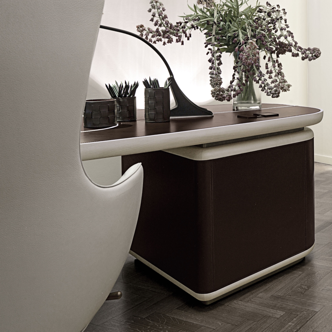 Giorgetti Tycoon Desk LIFESTYLE S 02