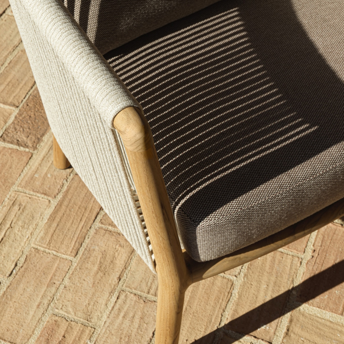Molteni C Boboli Outdoor Sofa LIFESTYLE S 02