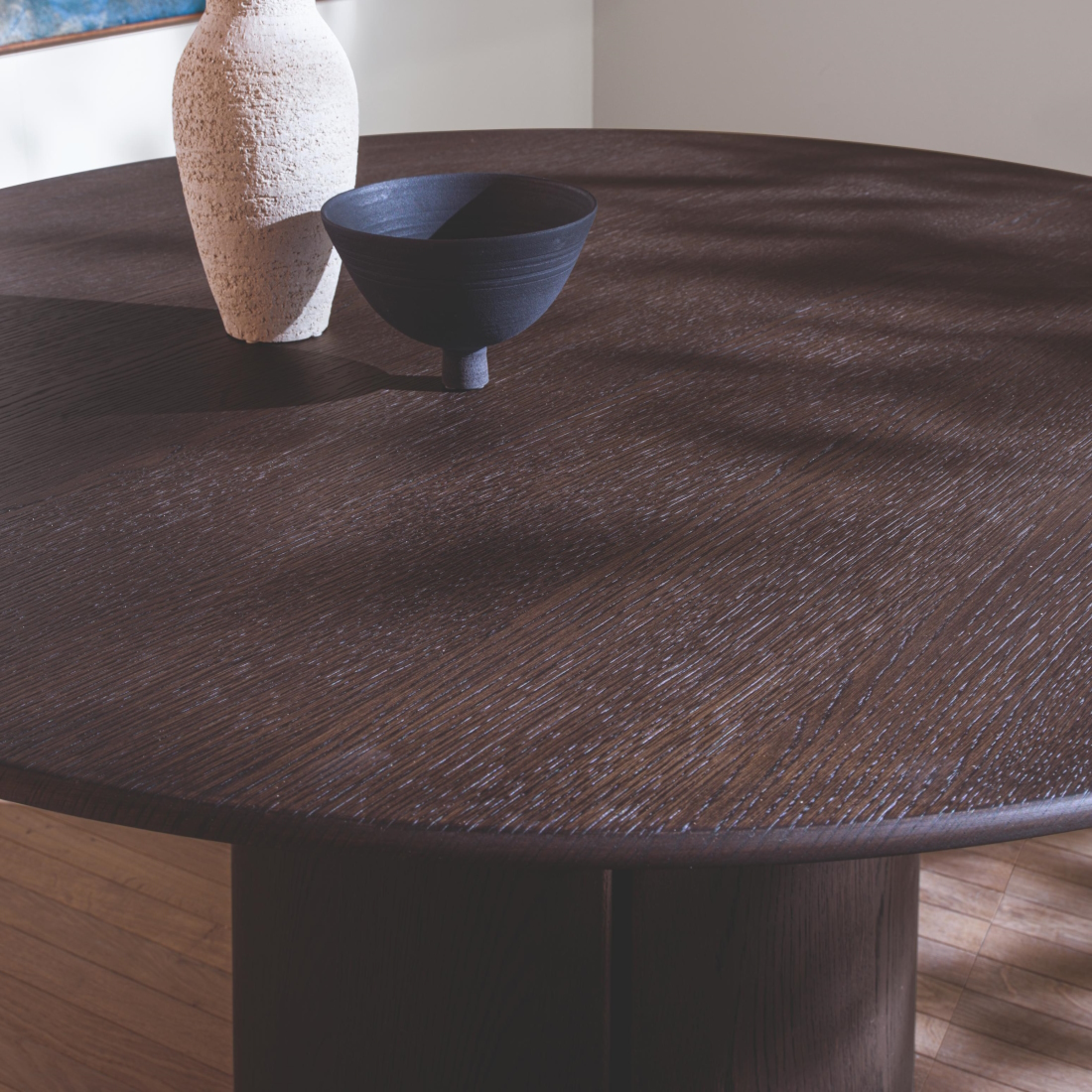 Molteni C Mateo Round Wood Dining Table LIFESTYLE S 02