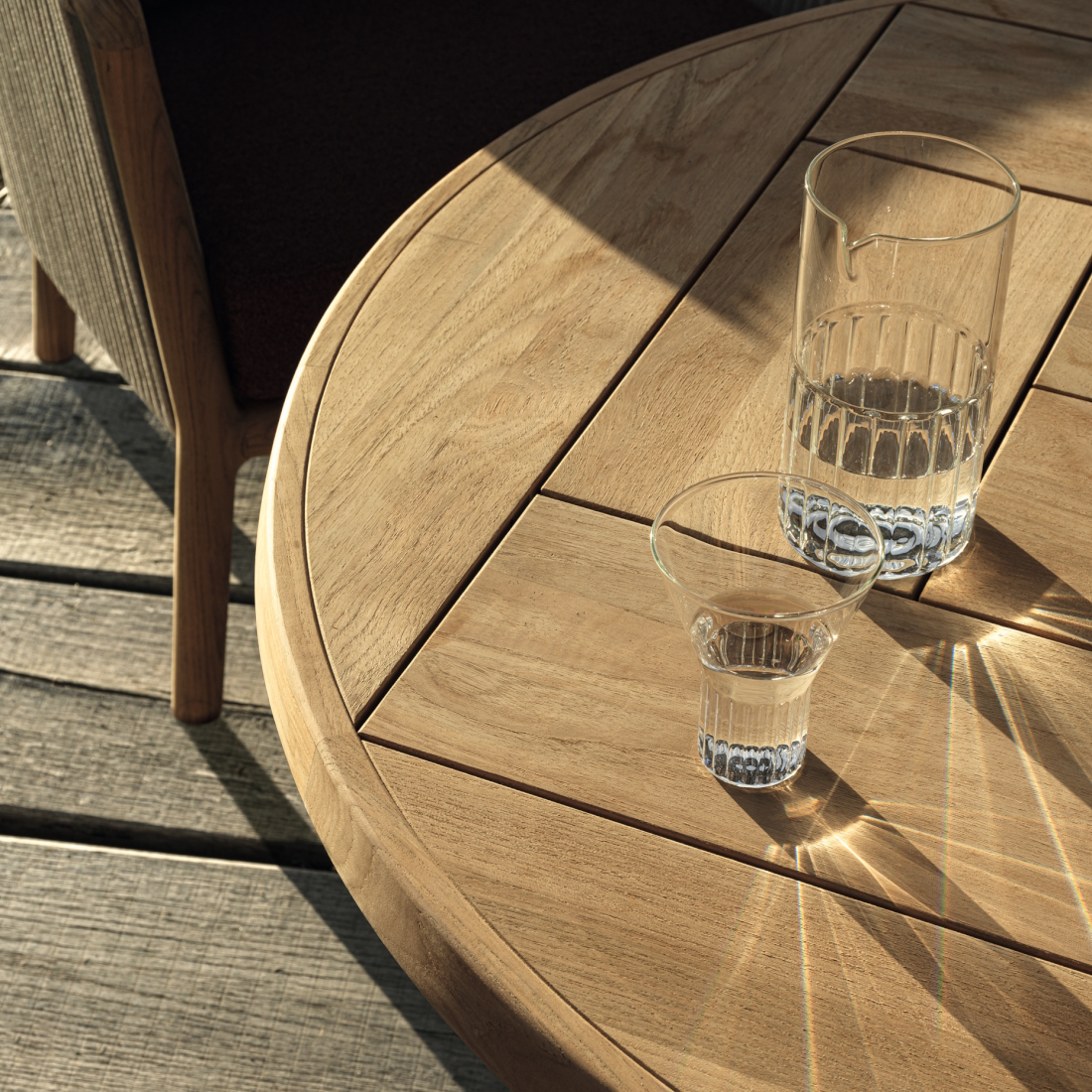 Molteni C Outdoor Fairmount Round Dining Table LIFESTYLE S 03