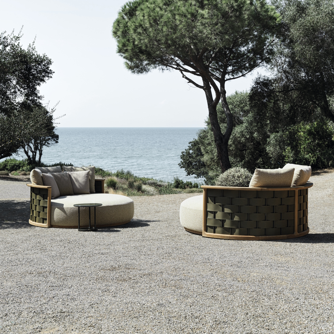 Molteni C Outdoor Palinfrasca Round Sofa LIFESTYLE S 01