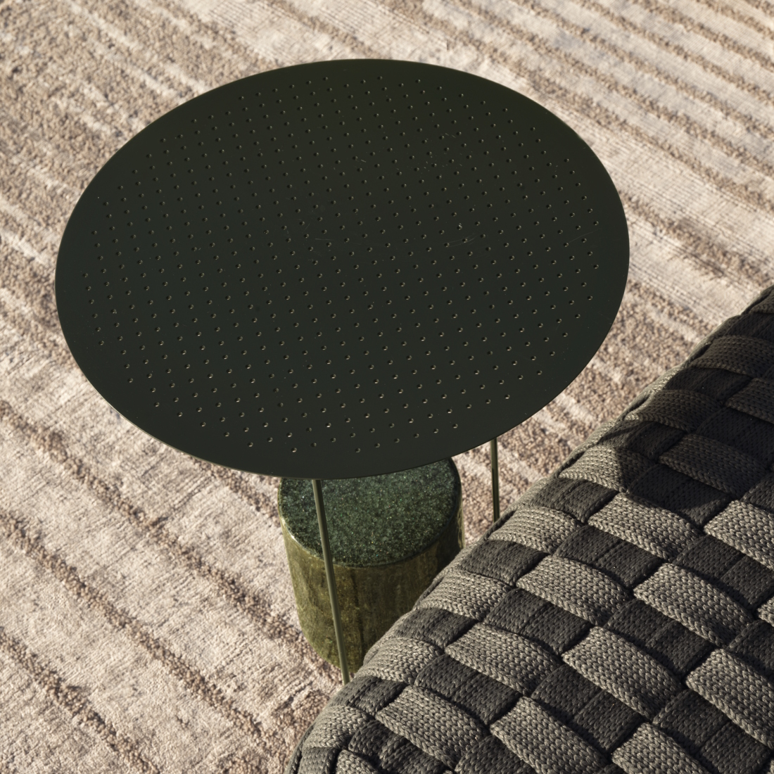 Molteni C Outdoor Panna Cotta Side Table LIFESTYLE S 02