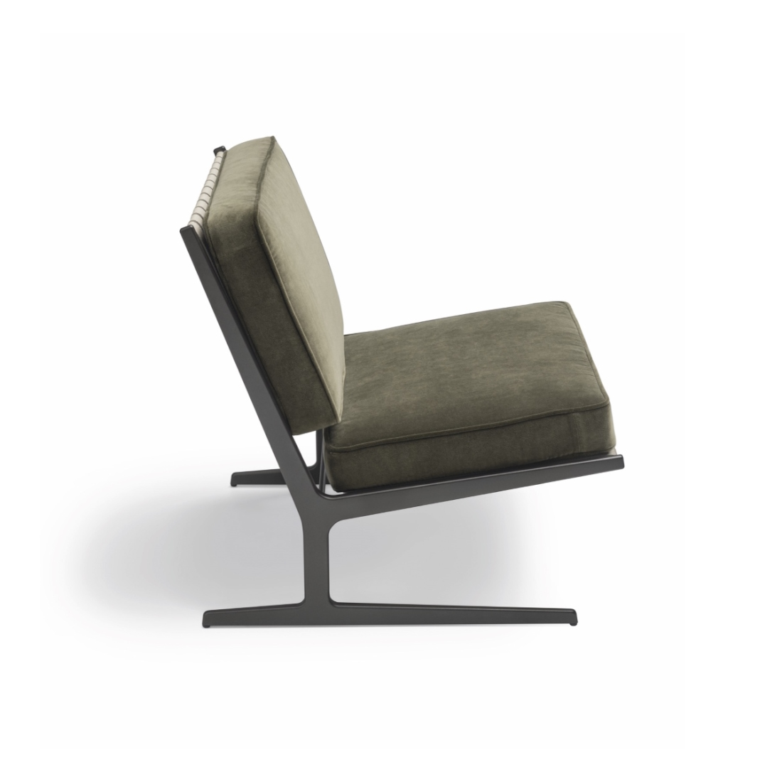 Molteni C Paula Armchair STILL LIFE S 07