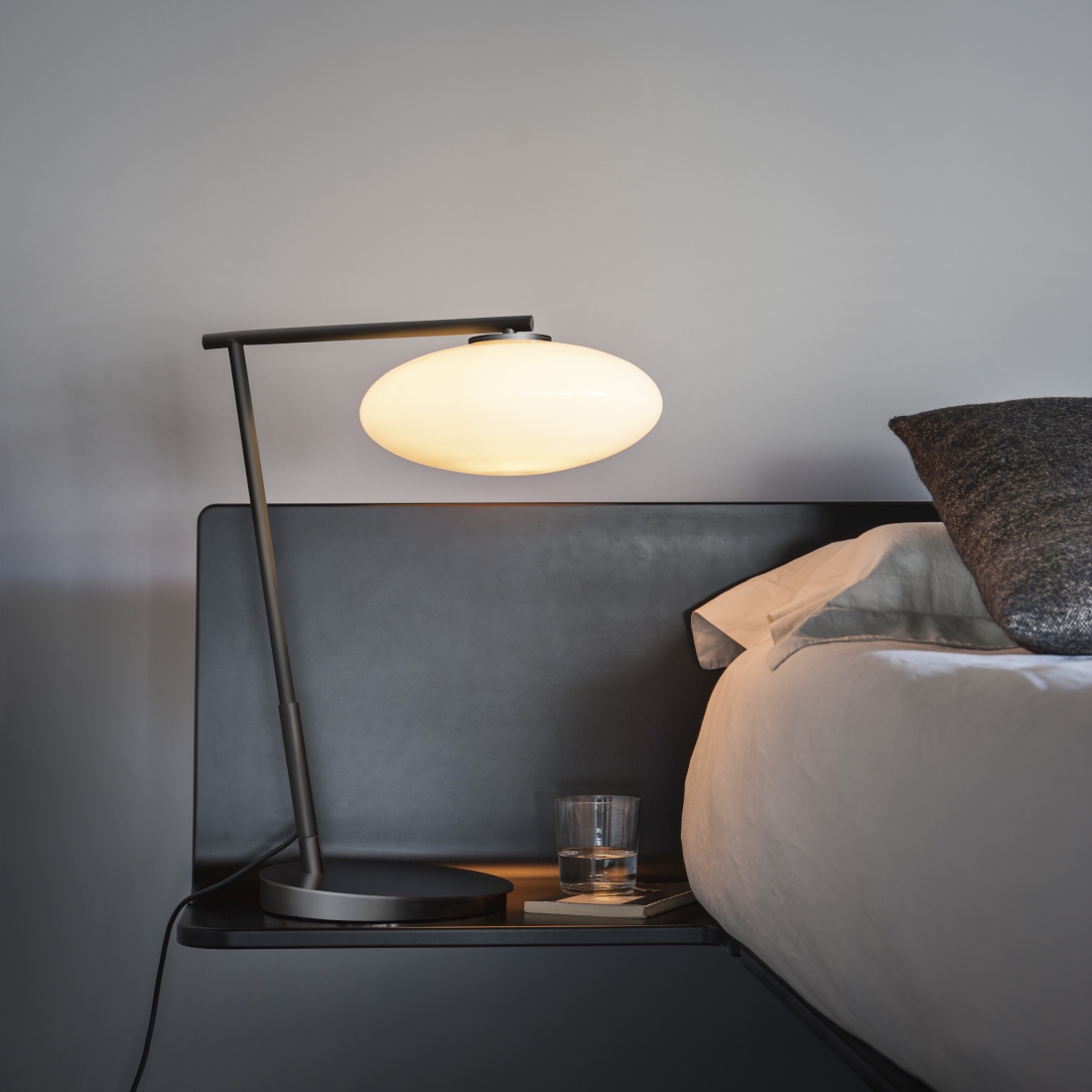 Penta Mami Table Lamp Black LIFESTYLE S 01