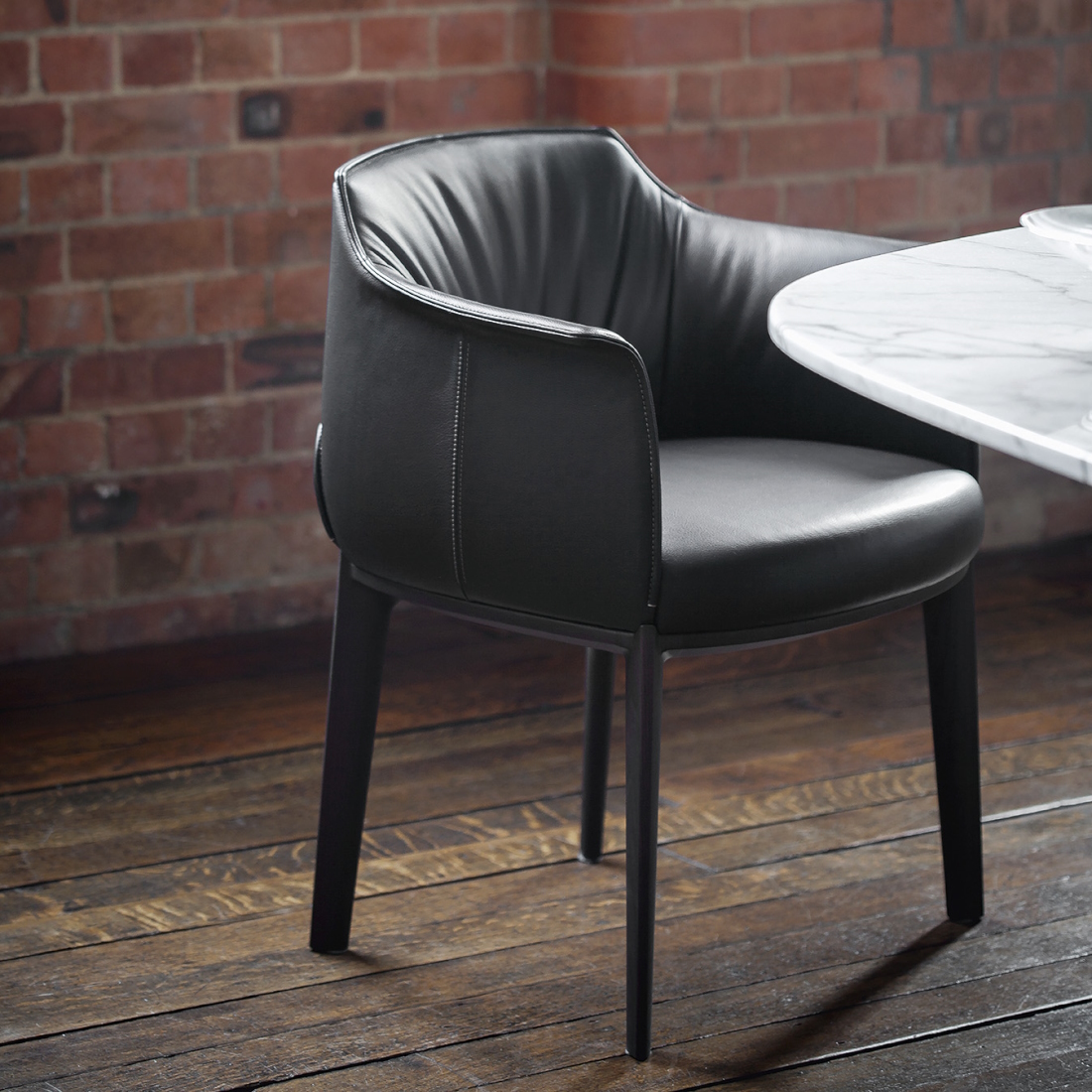 Poltrona Frau Archibald Dining Armchair LIFESTYLE S 01