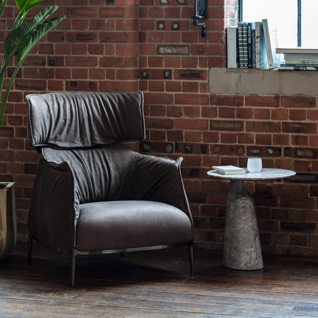 Poltrona Frau Archibald King Armchair LIFESTYLE S 01