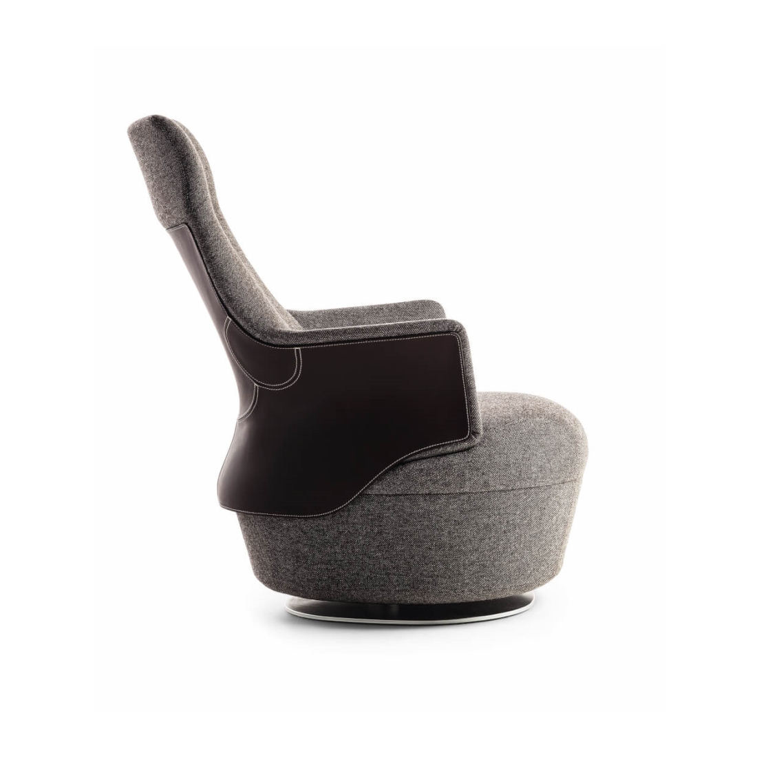 Poltrona Frau Assaya Armchair STILL LIFE S 02