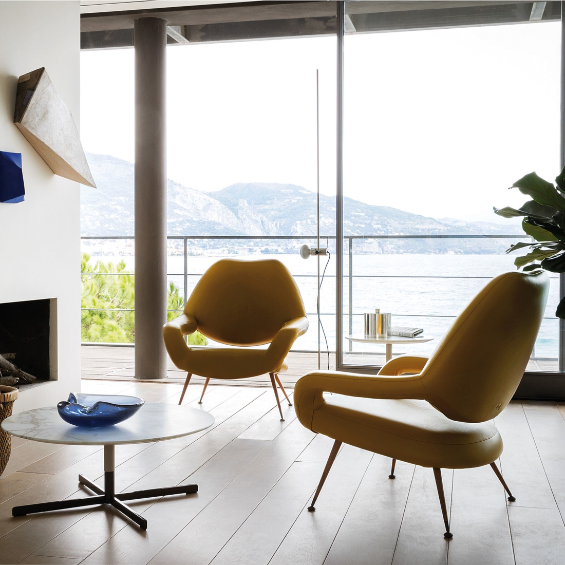 Poltrona Frau DU 55 Armchair LIFESTYLE S 01