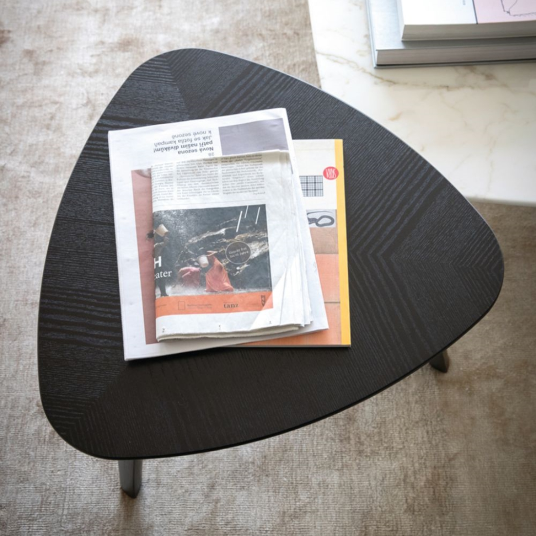 Poltrona Frau Fiorile Triangular Side Table LIFESTYLE S 02
