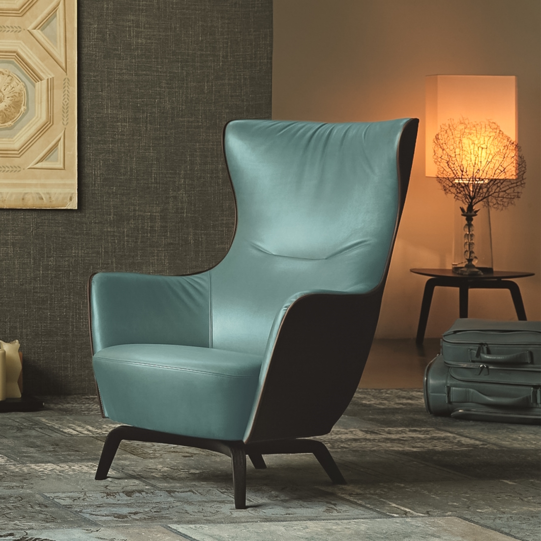 Poltrona Frau Mamy Blue Armchair LIFESTYLE S 01