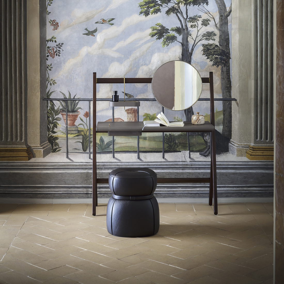 Poltrona Frau Ren Dressing Table LIFESTYLE S 01