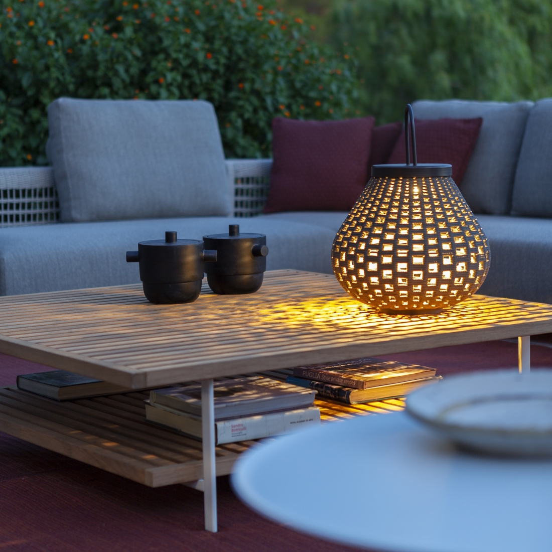 Poltrona Frau Solaria Outdoor Coffee Table LIFESTYLE S 02