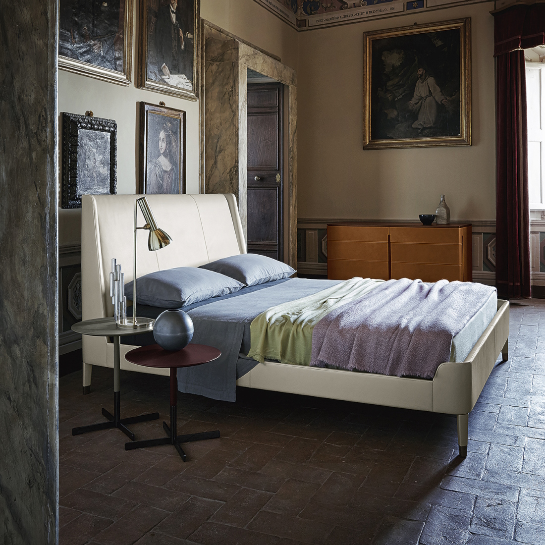 Poltrona Frau Suzie Wong Bed LIFESTYLE S 01