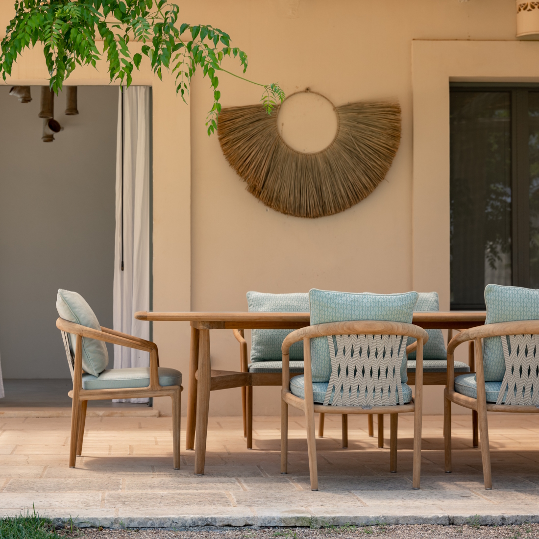 Poltrona Frau The Secret Garden Outdoor Dining Chair LIFESTYLE S 02